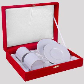 Toptan Beyaz Porselen Türk Kahvesi Fincanı Kırmızı Kadife Kutulu (2'lı set) + Tasarım + Baskı